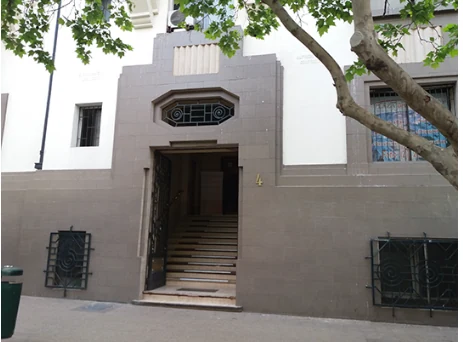 Entrada del edificio Av. Vicuña Mackenna 4